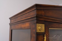 L71332: HICKORY WHITE Regency Style Mahogany China Display Cabinet