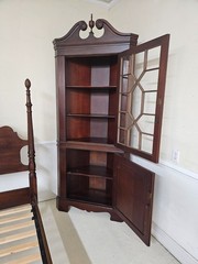 MAHOGANY CORNER CABINET CRAFTIQUE HANDMADE