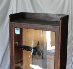 Antique Oak Mission Gun Cabinet – original finish