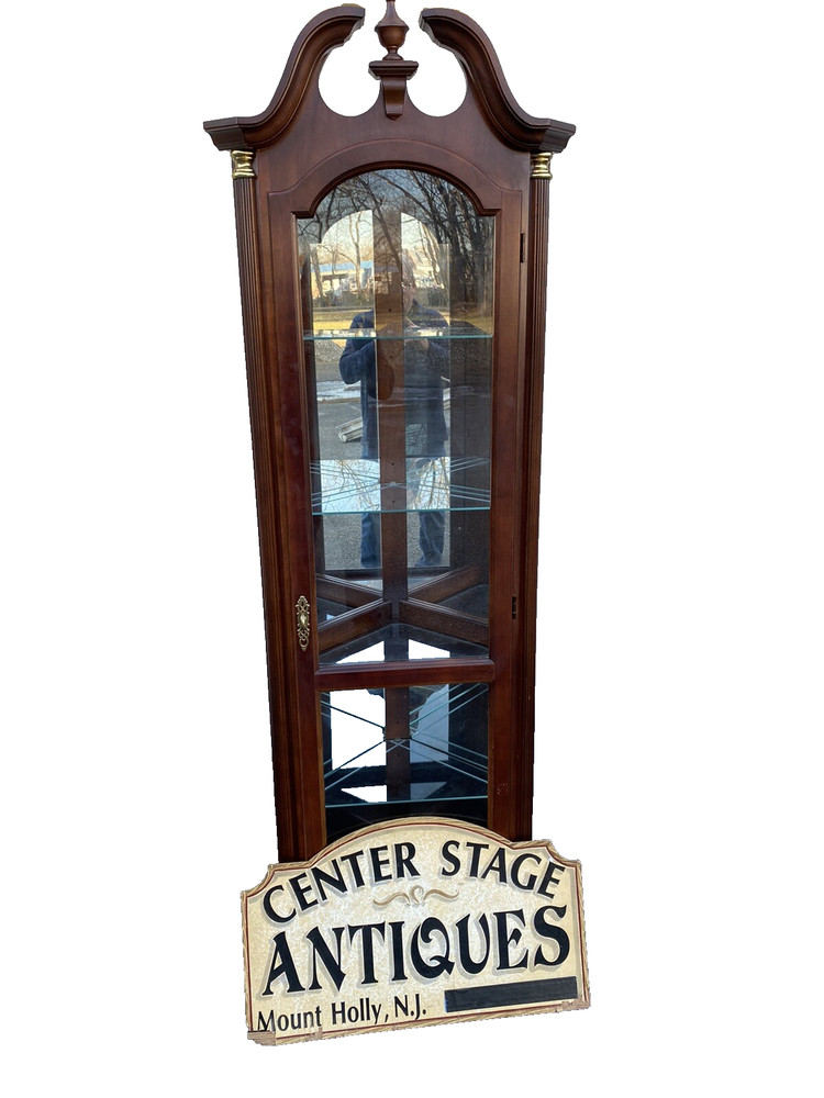 66160 Mahogany PULASKI Furniture Corner China cabinet Curio
