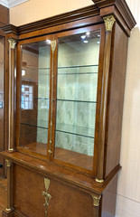Italian Burled Walnut Display Cabinet | Glass Door & 3 glass Shelves & Light