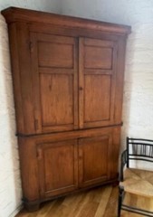 Corner CABINET Cupboard, Ohio, attr Shaker Union Village, Walnut, early1800 80″t