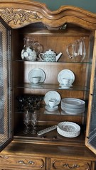 Thomasville 1980 Vintage Oak China Cabinet With Light Display