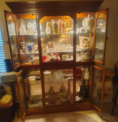 Antique Traditional Brown Wood Glass Display Cabinet 4 Doors 3 Shelves Lighting