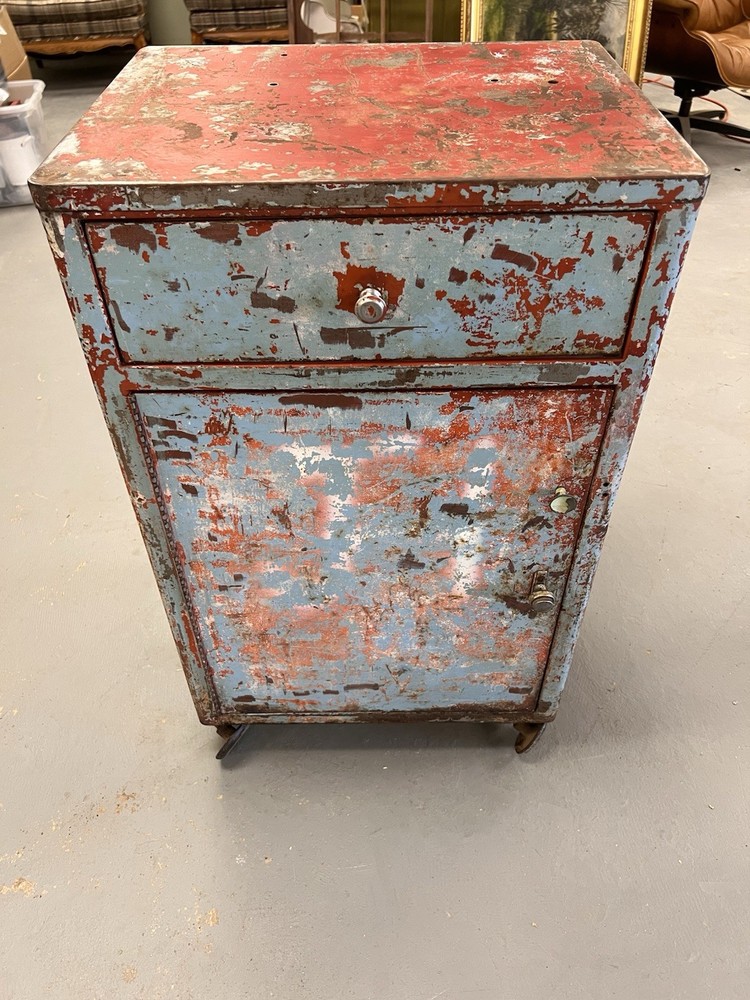 Vintage Steel Medical Cabinet Apothecary Chest Electroweld Mfg Co. 1951