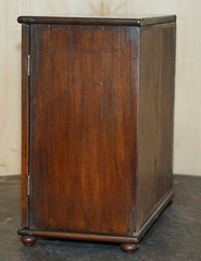 FULLY RESTORED FINE & ANTIQUE GEORGIAN SHERATON COLLECTORS CABINET CIRCA 1820