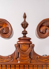 71224: HITCHCOCK Mahogany Georgian Style Lighted Corner Cabinet