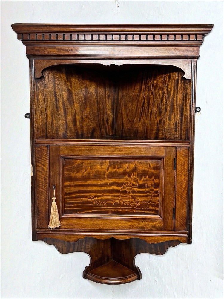 An Edwardian Mahogany Wall Hanging Corner Cabinet Manner Of James Shoolbred
