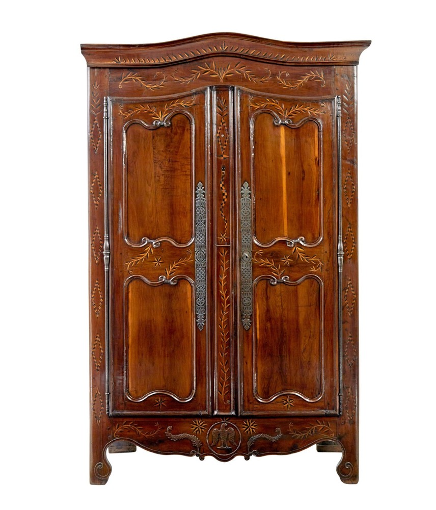 18TH CENTURY CARVED FRENCH YEW AND CHESTNUT ARMOIRE