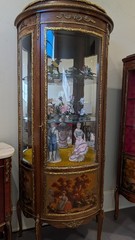 Vintage French Louis XV Vitrine – Inlaid Marquetry & Ormolu Curio Display 68″