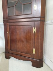 MAHOGANY CORNER CABINET CRAFTIQUE HANDMADE