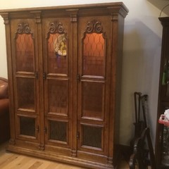 Vintage Drexel Velero Mediterranean Ornately Carved Lighted China Cabinet