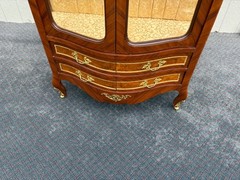 67357 Exquisite Louis XV Style Curio Cabinet with Glass Shelves