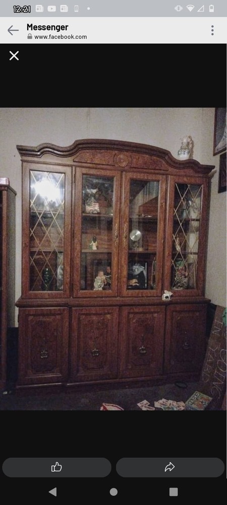 Broyhill China Cabinet Mid-century 70s-90s