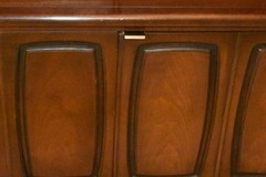 Broyhill Walnut Emphasis China Hutch