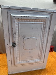 DN •Vintage Rustic Tin Metal Pie Safe Bread Cake Cabinet Farm House Decor