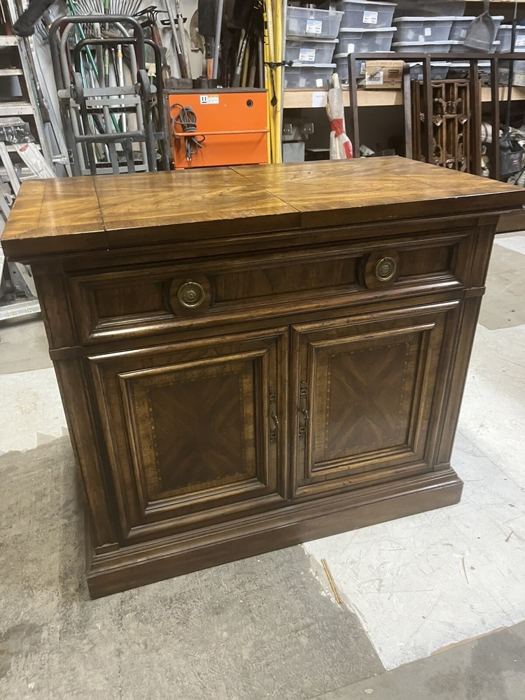 Bernhardt Cabinet Great-Excellent Condition