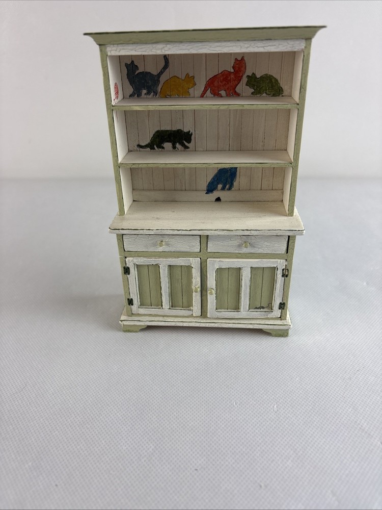 VTG Miniature Cupboard Hutch