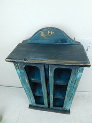 Primitive Charming 2Door Wooden Wall Display Cabinet 21″ T Painted Shabby V Cool