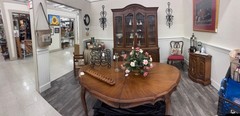vintage thomasville china cabinet