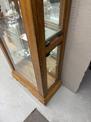 62458 VINYARD Furniture Etched Glass Oak Curio China Cabinet