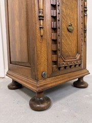 Vintage Baroque Style Kittinger Furniture Liquor Cabinet Perfect for Small room