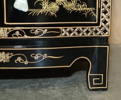 DECORATIVE CHINESE CHINOISERIE GEISHA GIRLS LACQUER SIDE CABINET SOAPSTONE