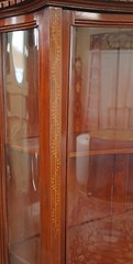 Late 19th Century Edwardian English Inlaid Mahogany Vitrine Cabinet