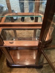 Pulaski Traditional Brown Wood Glass Curio Cabinet with 4 Shelves and Glass Door