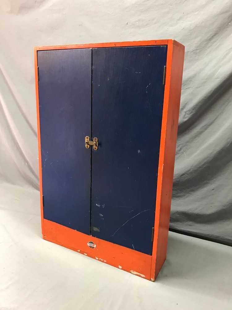 VTG Wood 19X28 Wall Mounted Stanley Carpentry Tool Medicine Cabinet Old 1284-25B