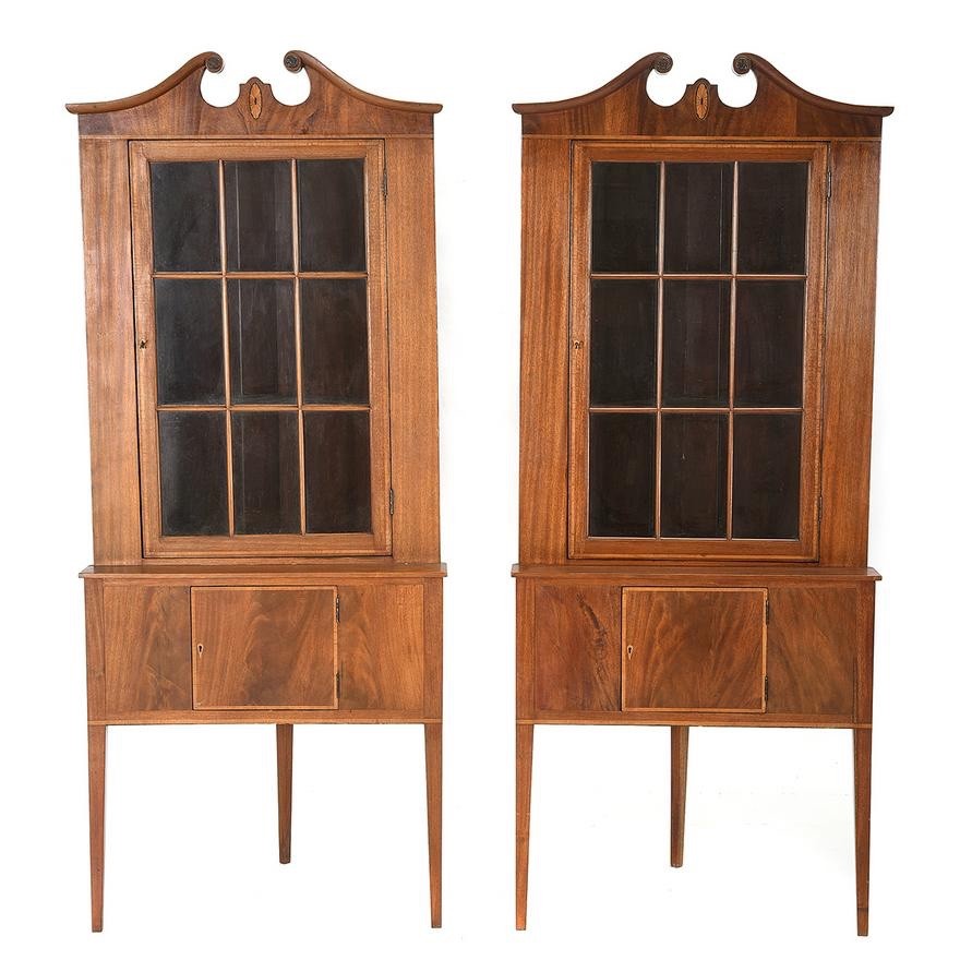 ANTIQUE PAIR 20TH C AMERICAN FEDERAL INLAID MAHOGANY CORNER CABINETS (AF3-211)