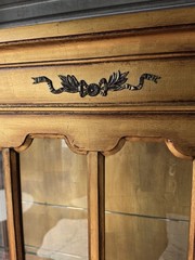 Vintage Weiman Italian Hollywood Regency Style Gilded Display Cabinet. Gold leaf