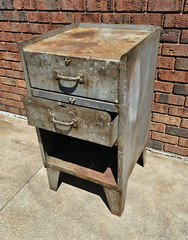 VINTAGE INDUSTRIAL METAL TOOL BOX CABINET TWO DRAWERS OLD FACTORY CART