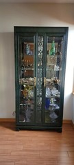Curio Display set of 2 Cabinets made by Thomasville.