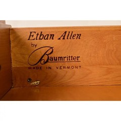 Ethan Allen American Colonial Solid Maple Breakfront Bookcase Cabinet, 1960s