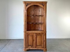 Vintage American Federal Pine Corner Cabinet