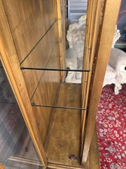 Vintage Weiman Italian Hollywood Regency Style Gilded Display Cabinet. Gold leaf