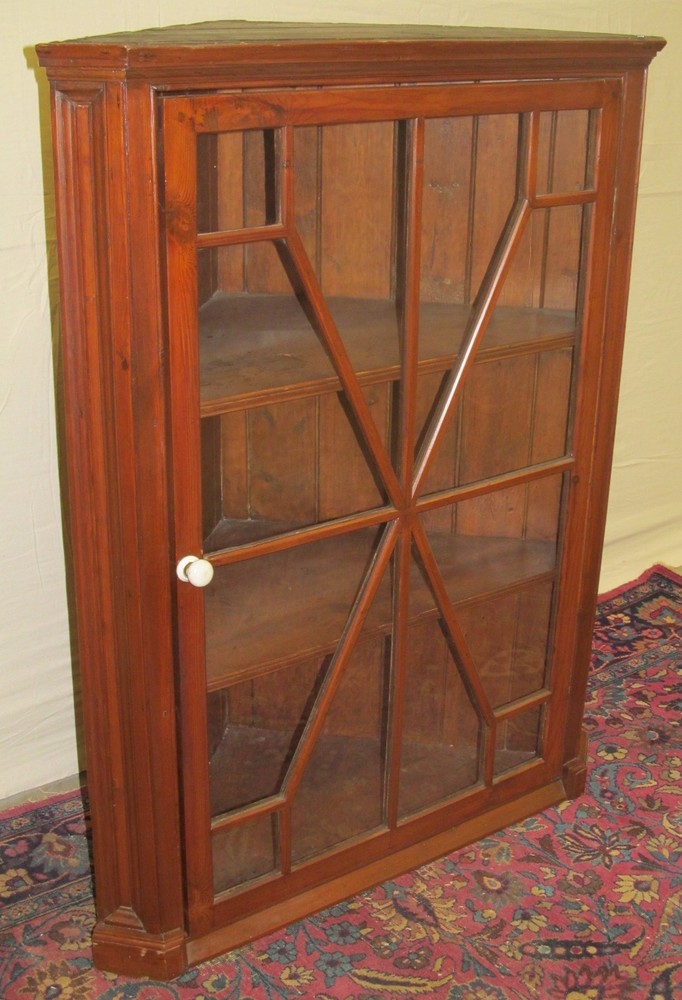 ANTIQUE QUEEN ANNE PERIOD WALL HUNG CORNER CABINET WITH TWELVE LIGHTED DOOR