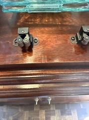 ETHAN ALLEN 18th Century Inlaid Mahogany Chippendale Breakfront China Cabinet