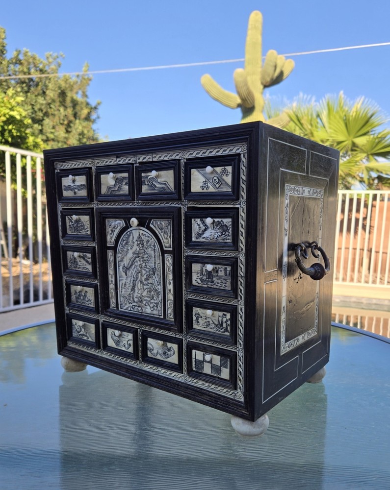 Miniature Ebony Cabinet Engraved Italian Style 10,5″x1 1,1″ x7,2″