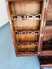 Beautiful Vintage Mid Century Dark Walnut Wood Beverage Dry Bar Cabinet