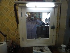 Antique BARBER SHOP WALL STORAGE PAINTED WOOD MEDICINE CABINET LIGHT MIRROR VG