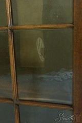 F53610: HENKEL HARRIS Mahogany Corner Cabinet w. Seeded Glass