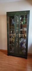 Curio Display set of 2 Cabinets made by Thomasville.
