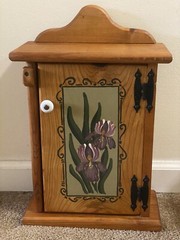 vintage Hand Painted wooden medicine cabinet 18″ T X 11.5″ L X 5.5″ W X 4″ D