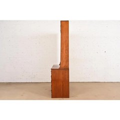 Ethan Allen American Colonial Solid Maple Breakfront Bookcase Cabinet, 1960s