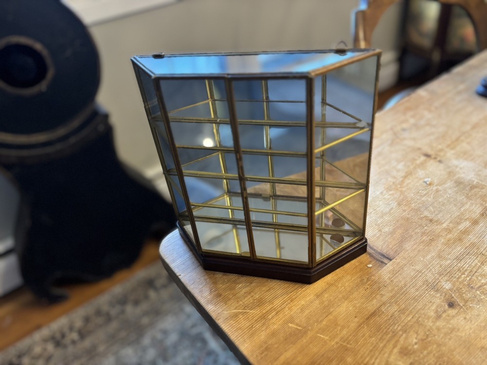 3 Shelve Brass, Glass Display Cabinet w/ Mirror and Double Glass Doors wood base