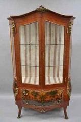 French Louis XV Style Reproduction Bombe Curio China Cabinet Vitrine with Bronze