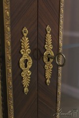 58591: French Louis XV High Quality Ormolu Mounted Display Cabinet