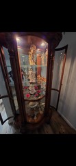 PAIR OF ANTIQUE AMERICAN OAK CHINA CURIO CABINETS C 1895. BUY 1 OR BOTH